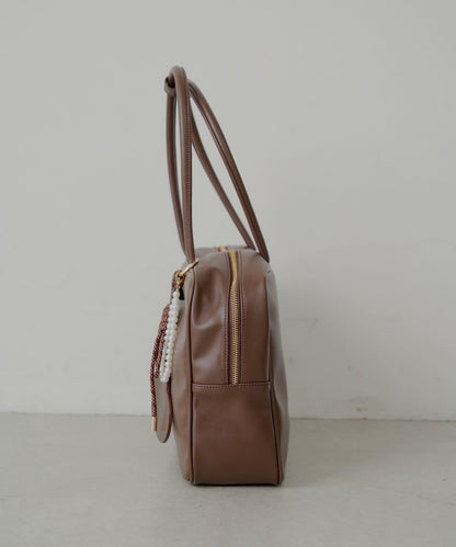 【2尺寸】帶吊墜的方形波士頓包