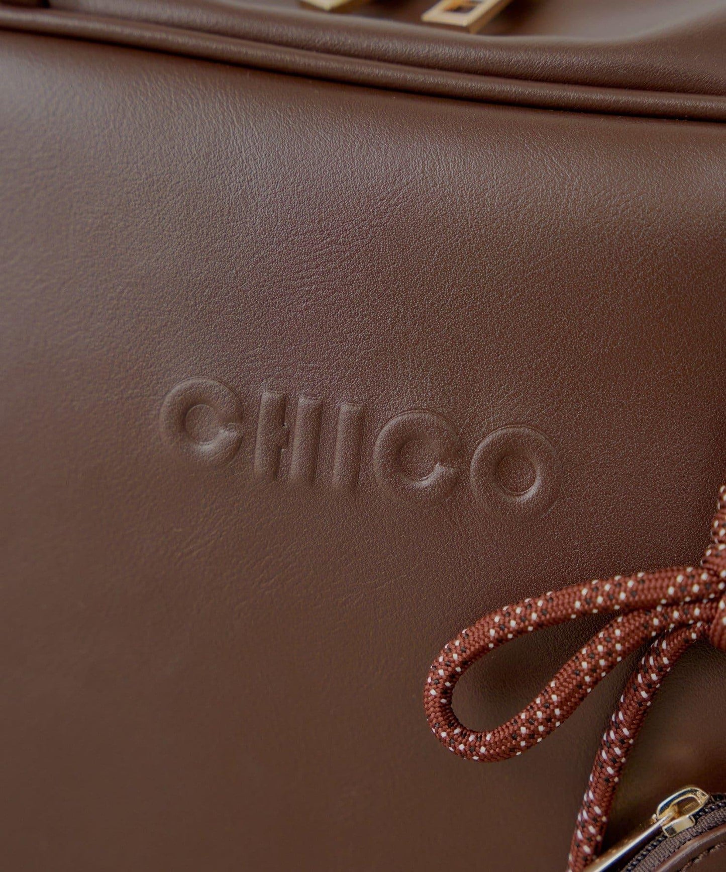 【2尺寸】帶吊墜的方形波士頓包