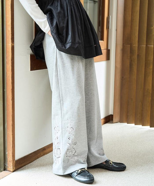 花朵剪裁 刺繡 裡毛 寬鬆 運動褲