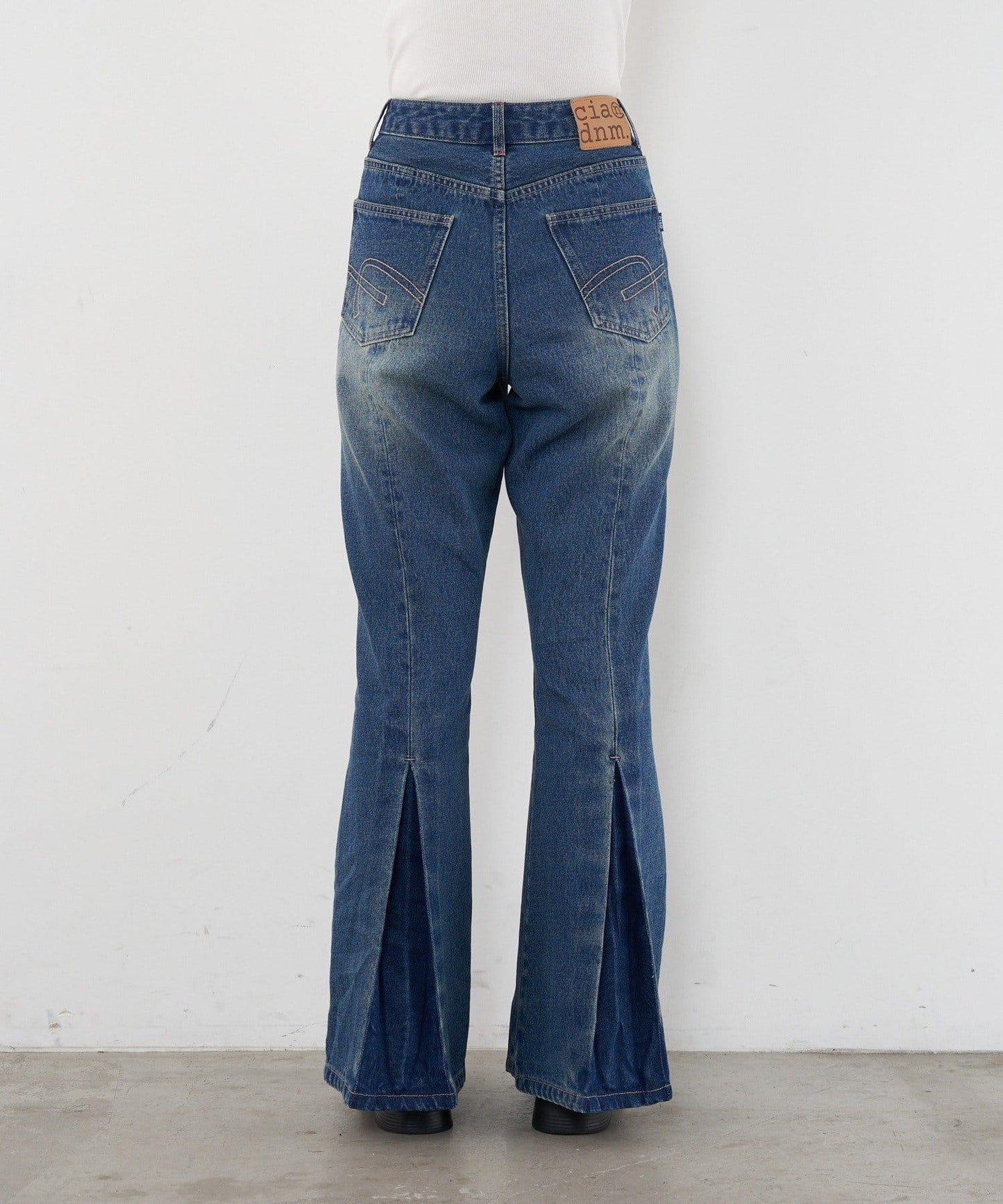 【CIAN DENIM/藍色牛仔布】褶皺喇叭牛仔褲#101