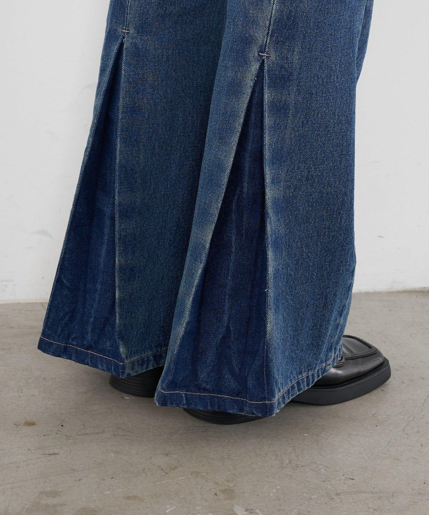 【CIAN DENIM/藍色牛仔布】褶皺喇叭牛仔褲#101