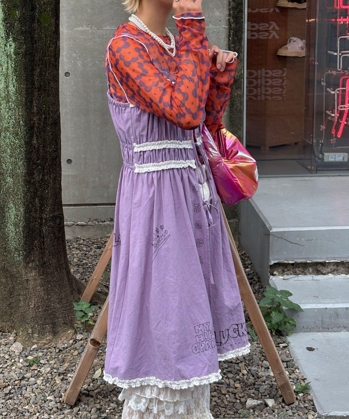 【HELLO.SANFRANCISCO/你好，舊金山】塗鴉風印花蕾絲背心連衣裙