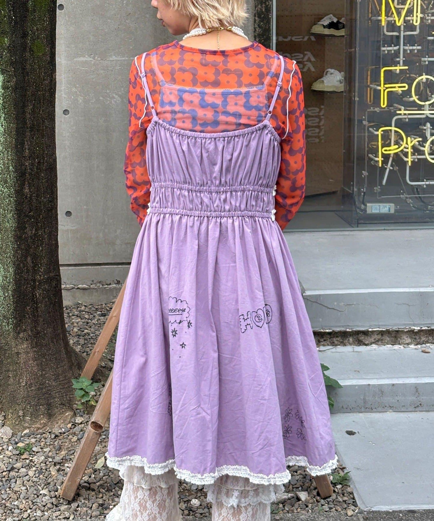 【HELLO.SANFRANCISCO/你好，舊金山】塗鴉風印花蕾絲背心連衣裙