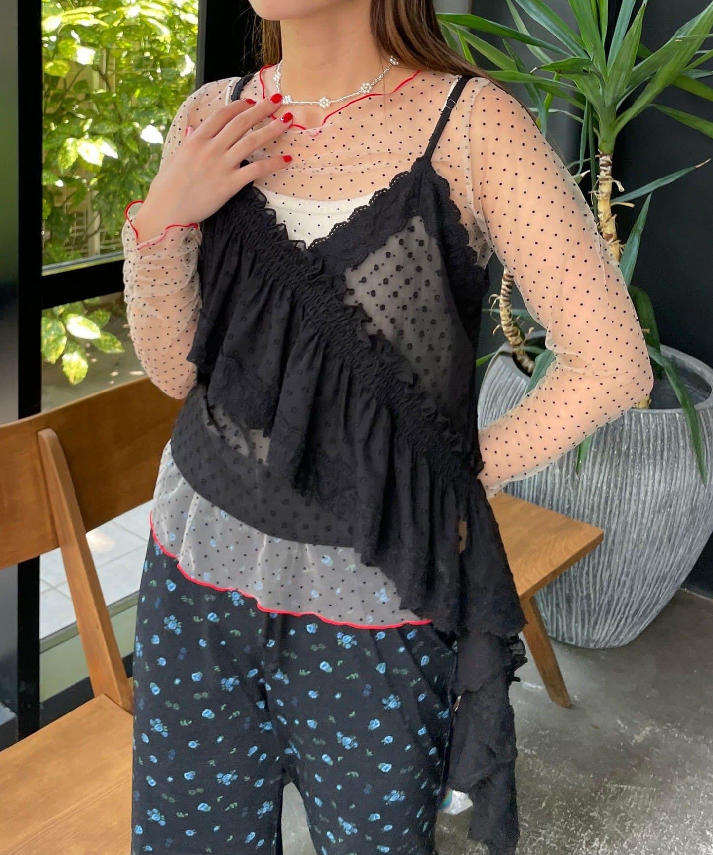 【HELLO.SANFRANCISCO/哈羅舊金山】不對稱荷葉邊點點蕾絲吊帶