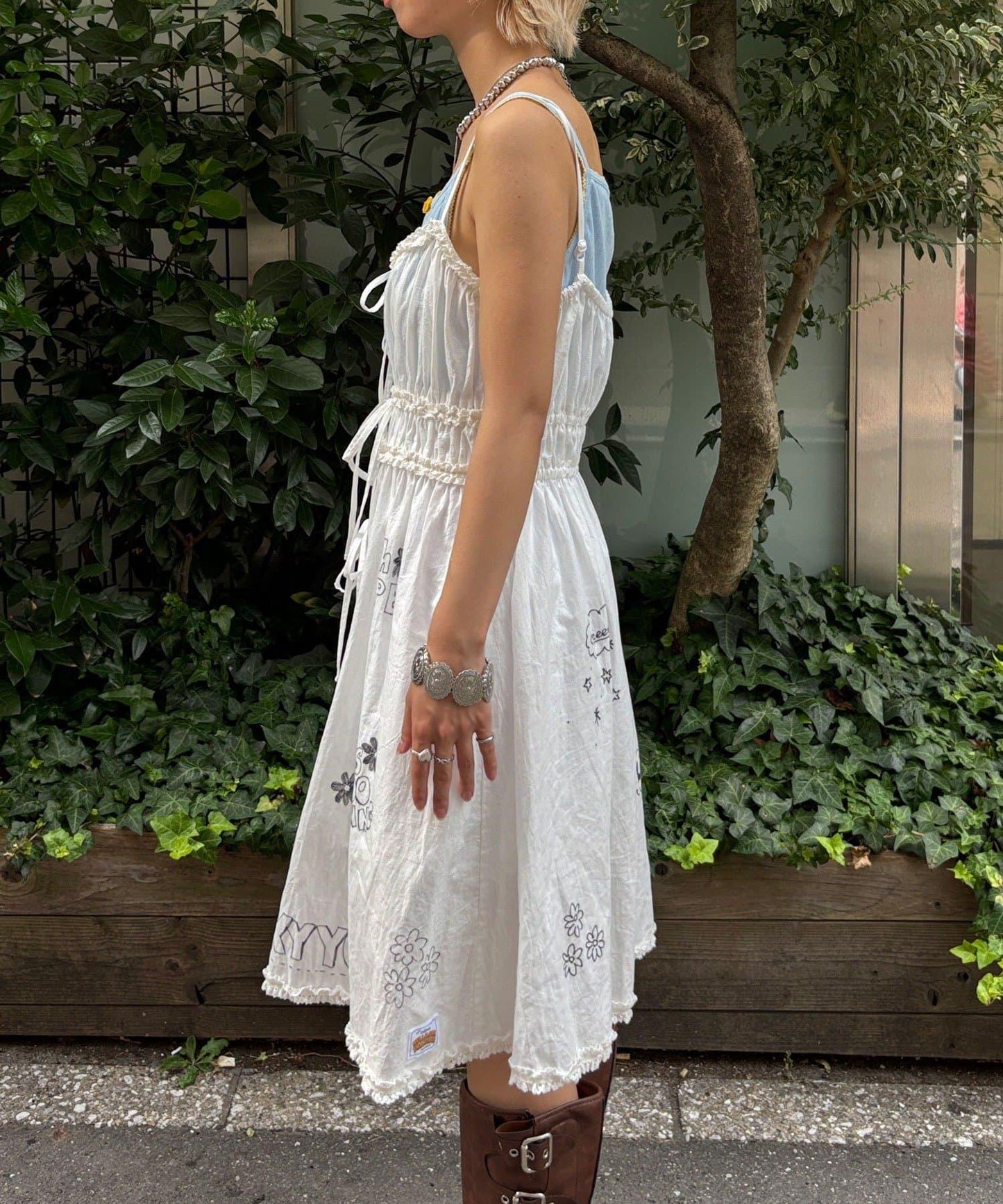 【HELLO.SANFRANCISCO/你好，舊金山】塗鴉風印花蕾絲背心連衣裙