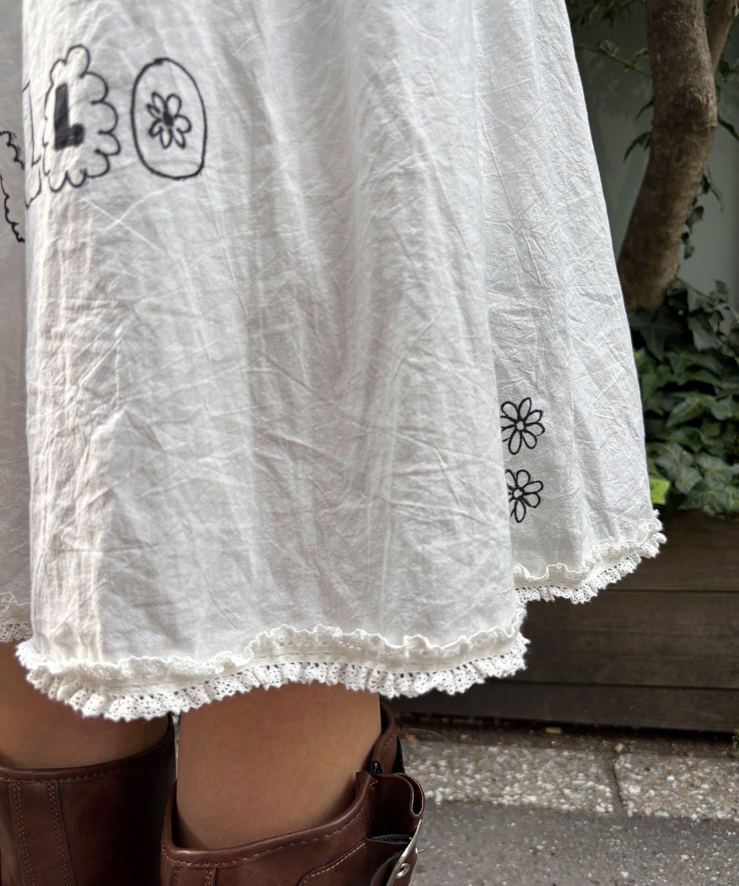 【HELLO.SANFRANCISCO/你好，舊金山】塗鴉風印花蕾絲背心連衣裙