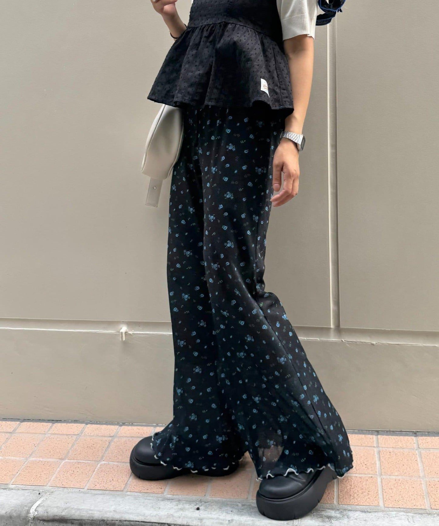 H.S款式絨布印花喇叭褲