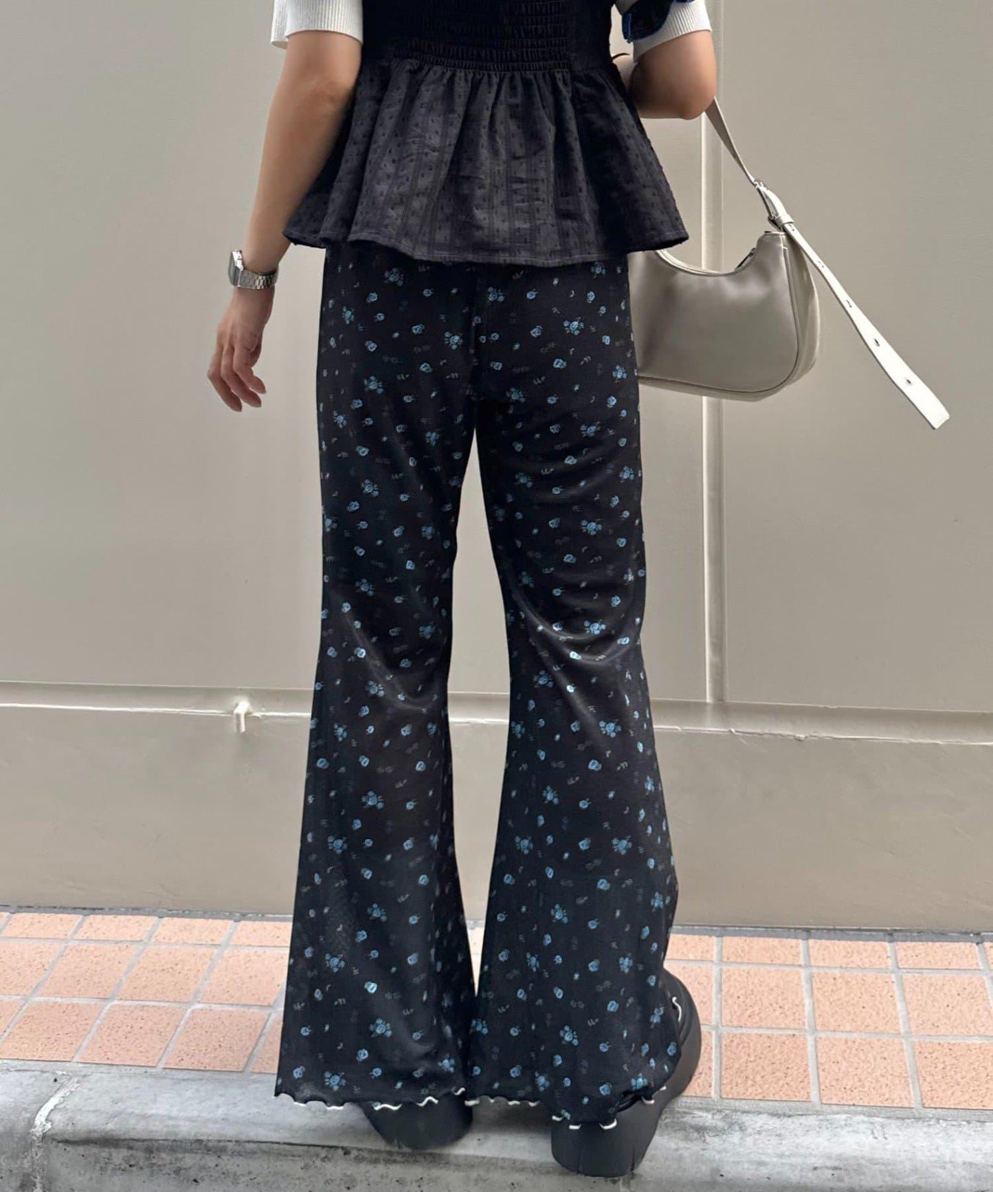 H.S款式絨布印花喇叭褲