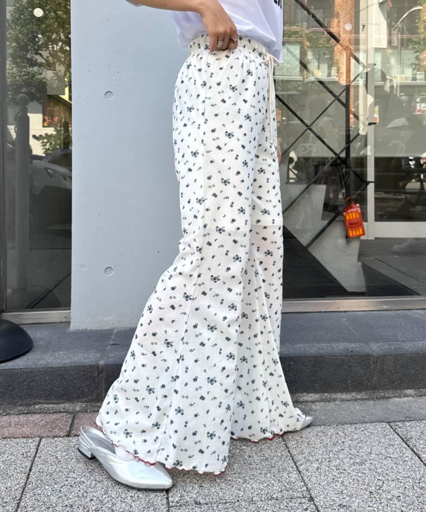 H.S款式絨布印花喇叭褲