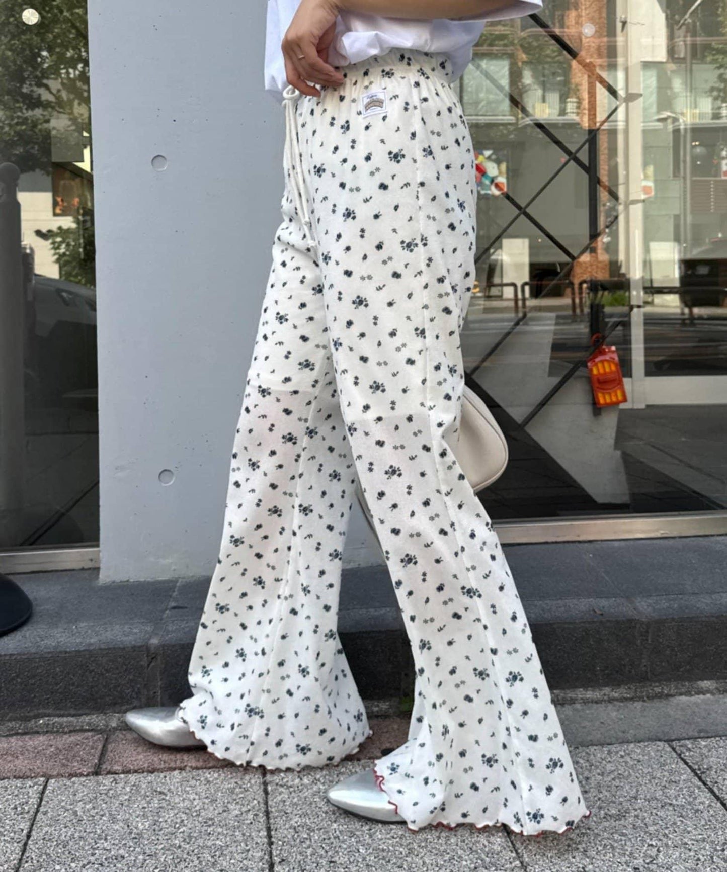 H.S款式絨布印花喇叭褲