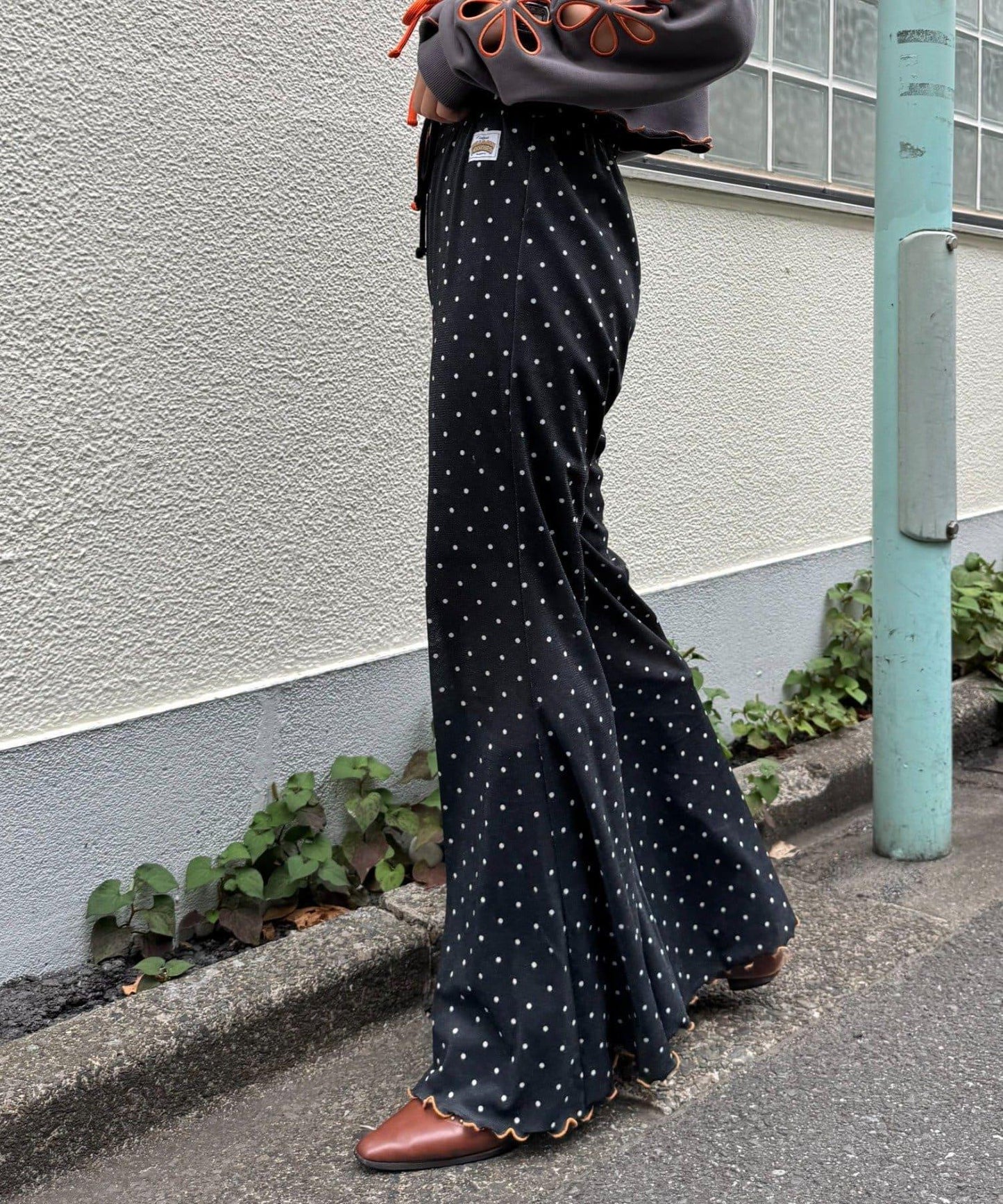 H.S款式絨布印花喇叭褲