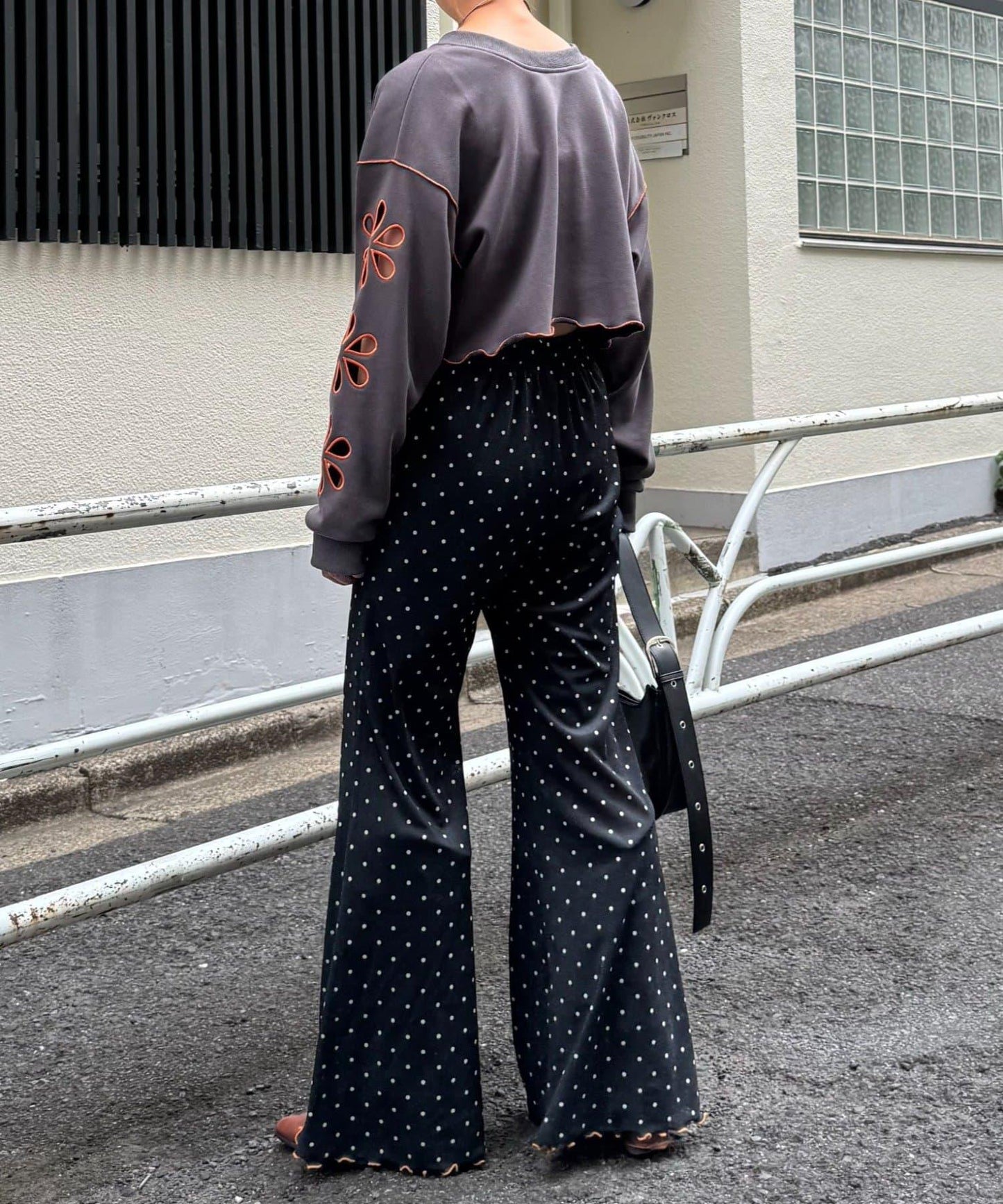 H.S款式絨布印花喇叭褲