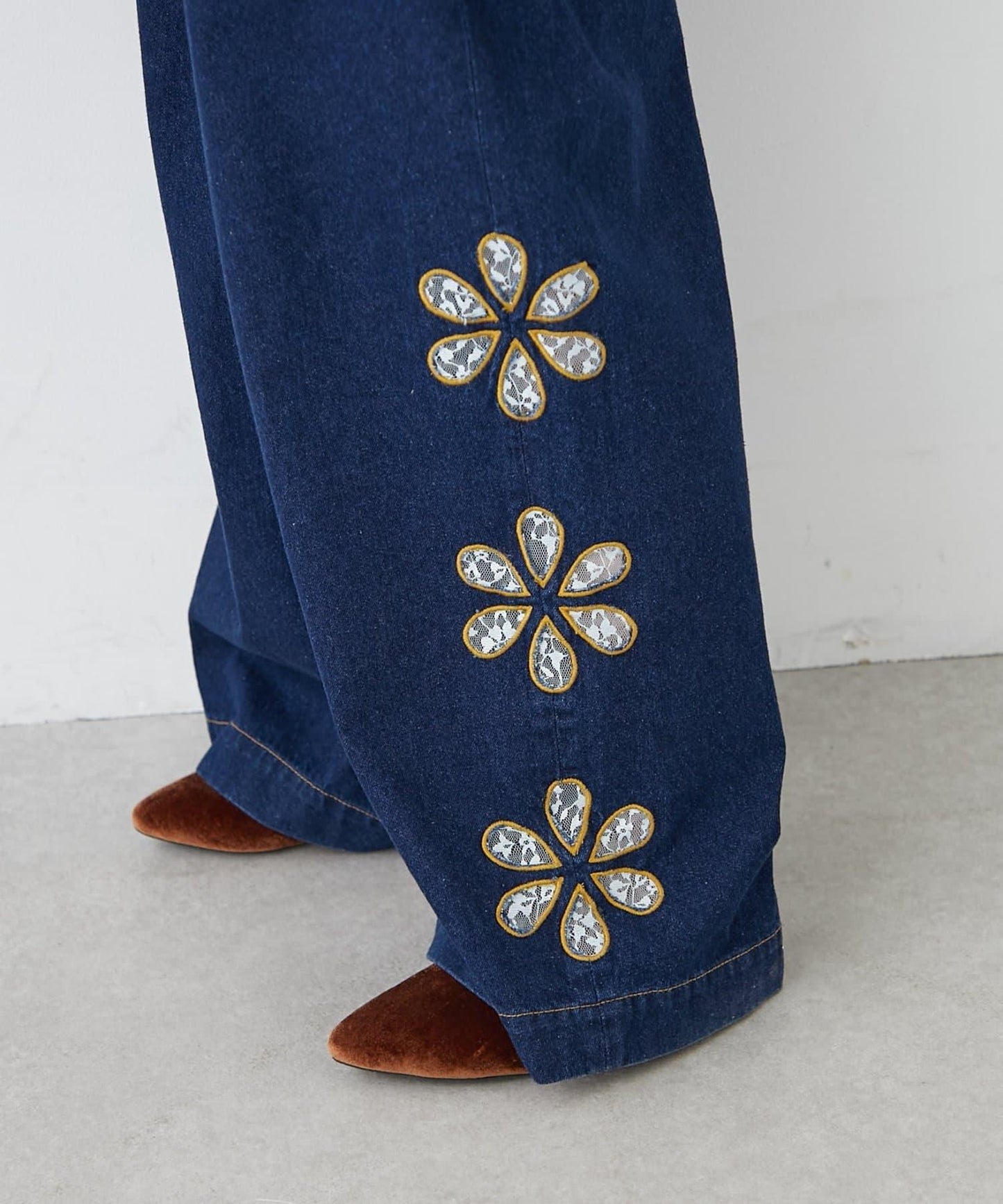 H.S蕾絲花邊寬鬆牛仔褲