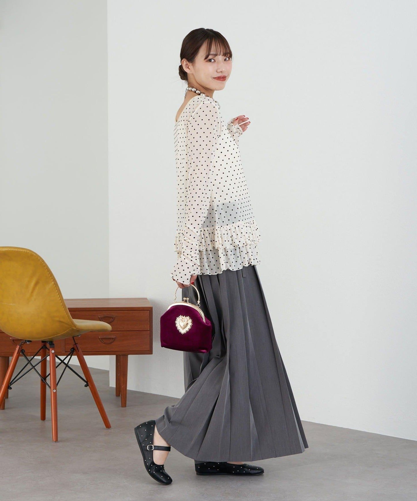 【Lumé/ルメ】下襬荷葉邊圓點雪紡上衣