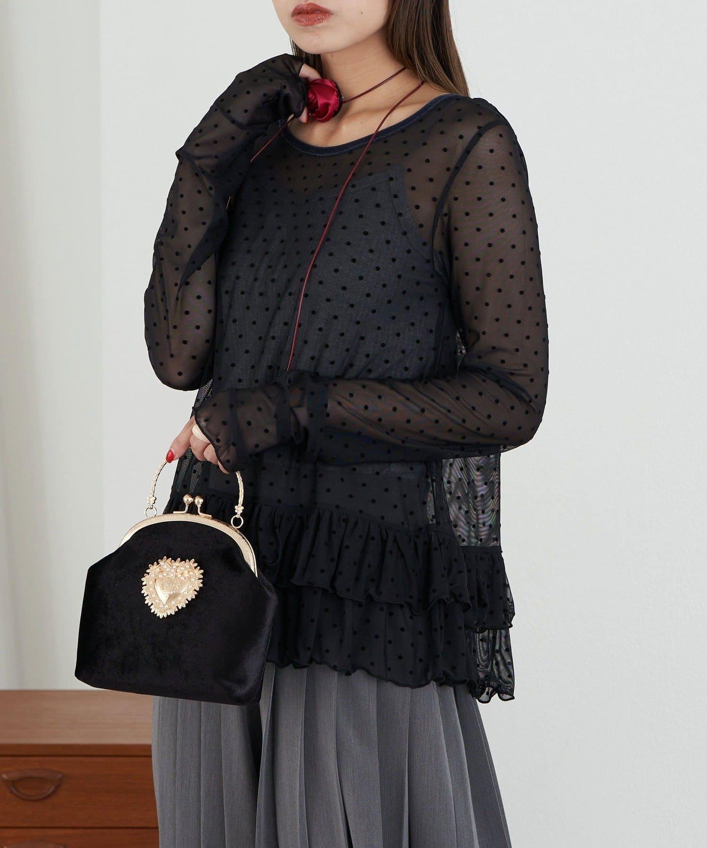 【Lumé/ルメ】下襬荷葉邊圓點雪紡上衣