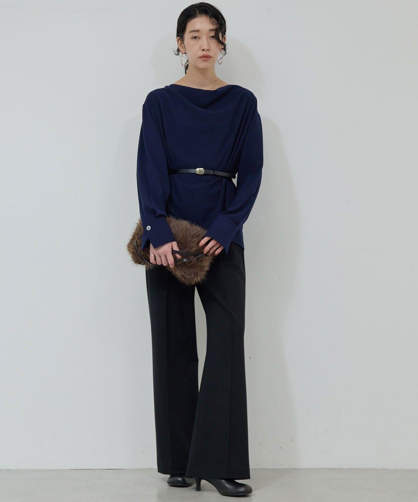 前襟褶皺女襯衫