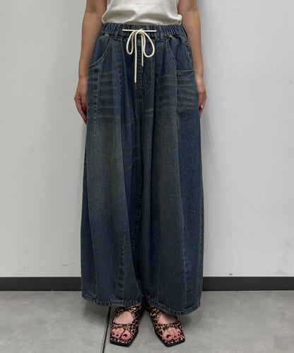 超寬鬆彎曲牛仔褲