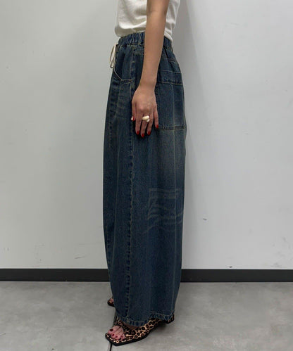 超寬鬆彎曲牛仔褲