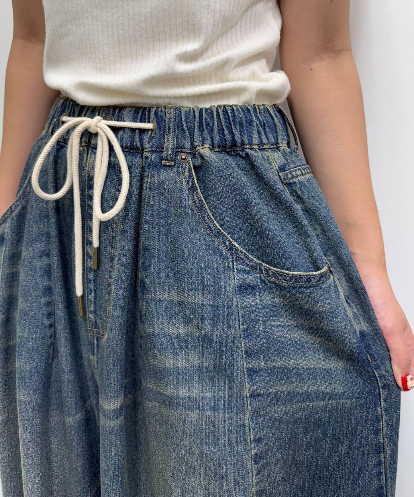 超寬鬆彎曲牛仔褲