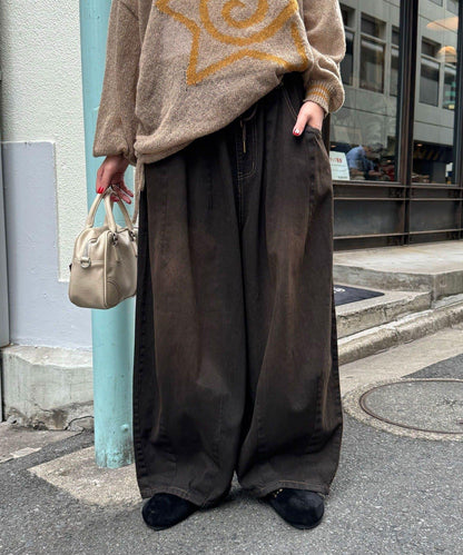 超寬鬆彎曲牛仔褲