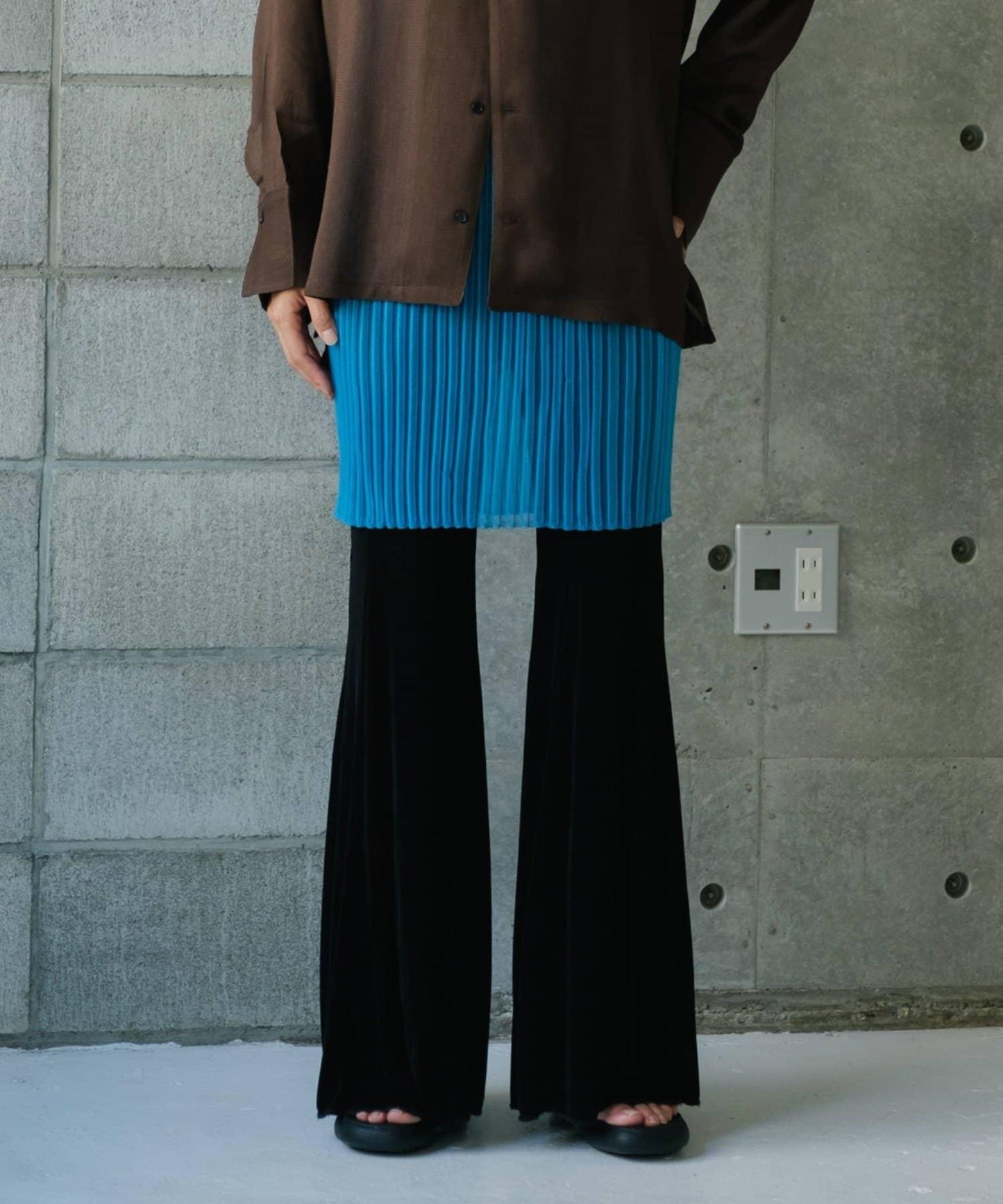 【黑色/尺碼0・1】透明肋骨喇叭褲