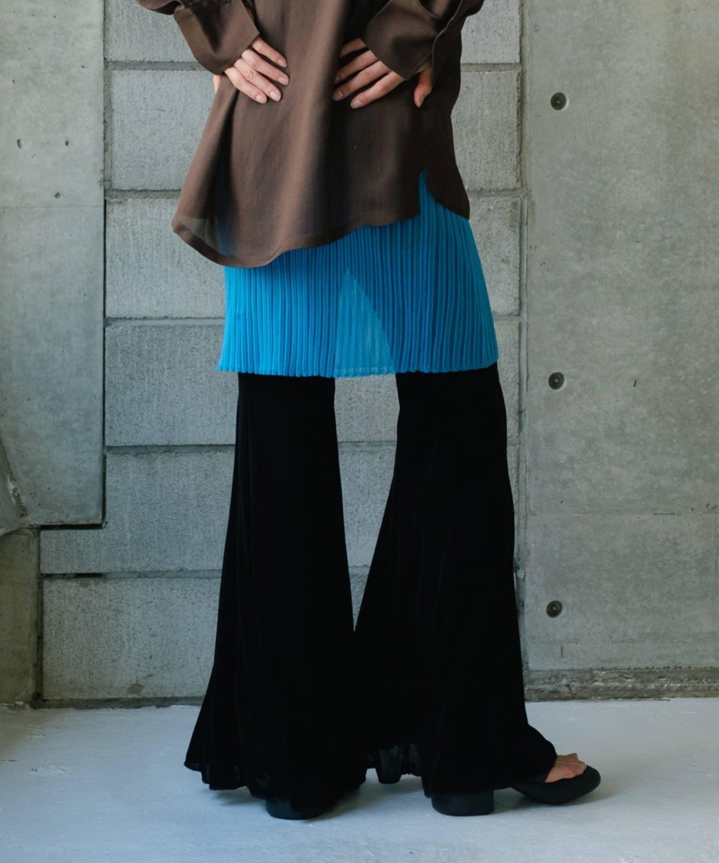 【黑色/尺碼0・1】透明肋骨喇叭褲