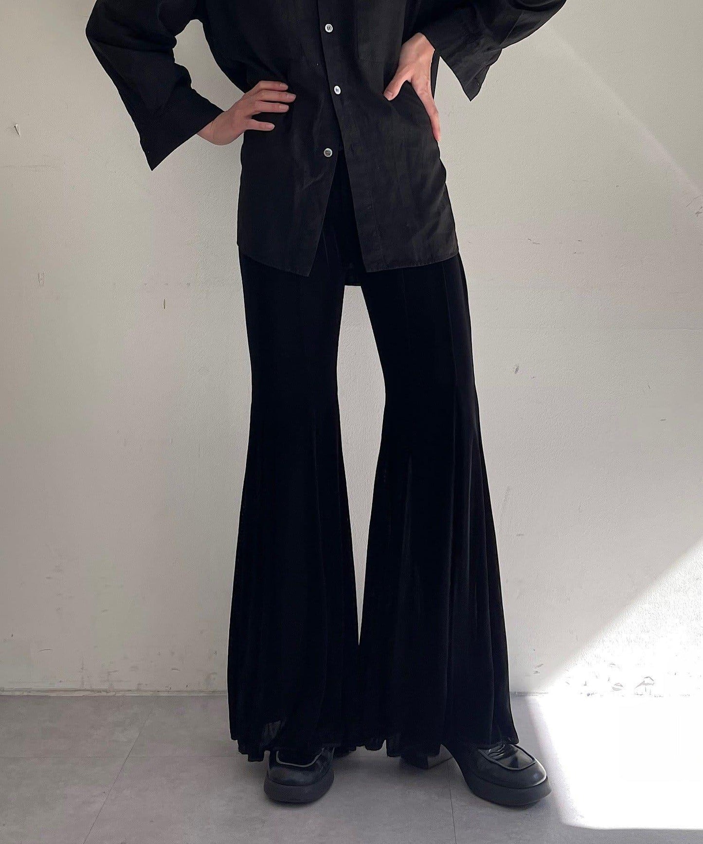 【黑色/尺碼0・1】透明肋骨喇叭褲