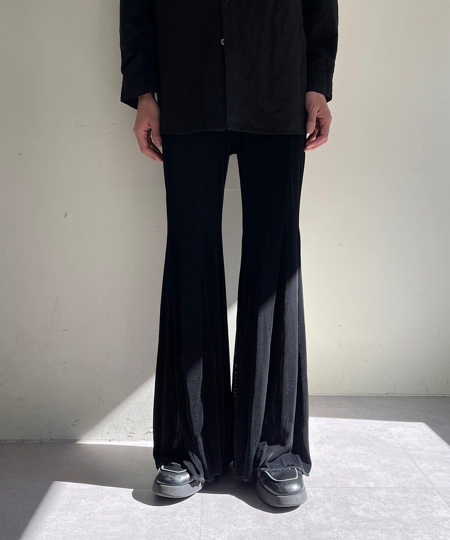 【黑色/尺碼0・1】透明肋骨喇叭褲