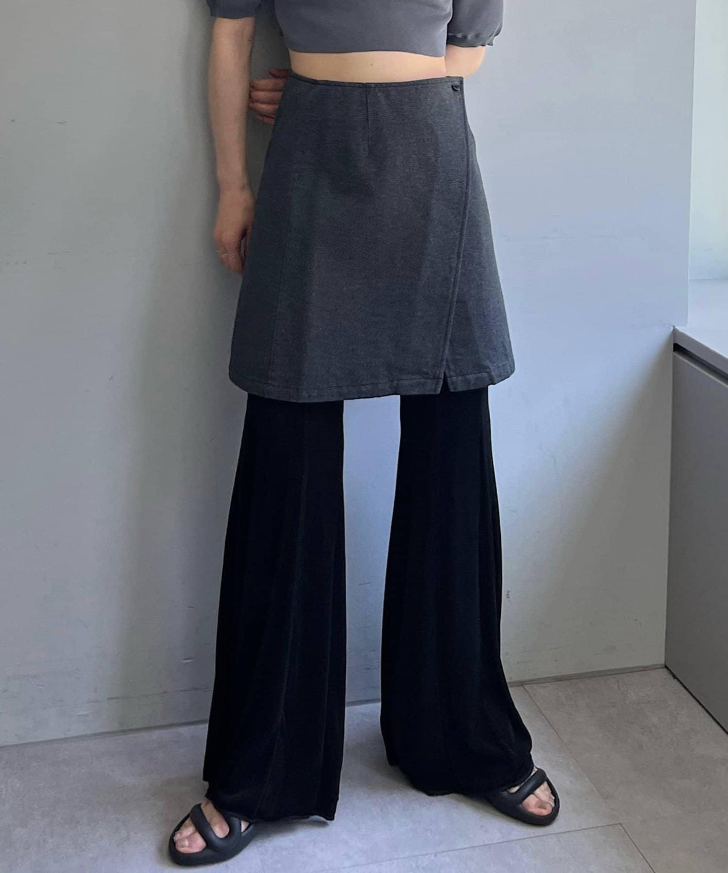 【黑色/尺碼0・1】透明肋骨喇叭褲