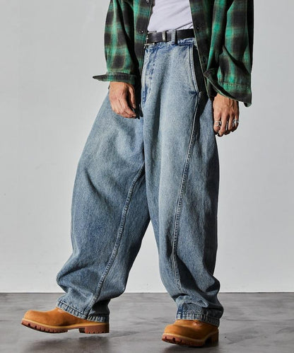 寬鬆版型扭曲彎曲牛仔褲