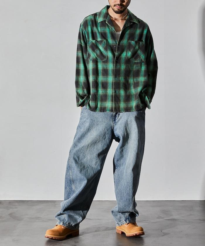 寬鬆版型扭曲彎曲牛仔褲