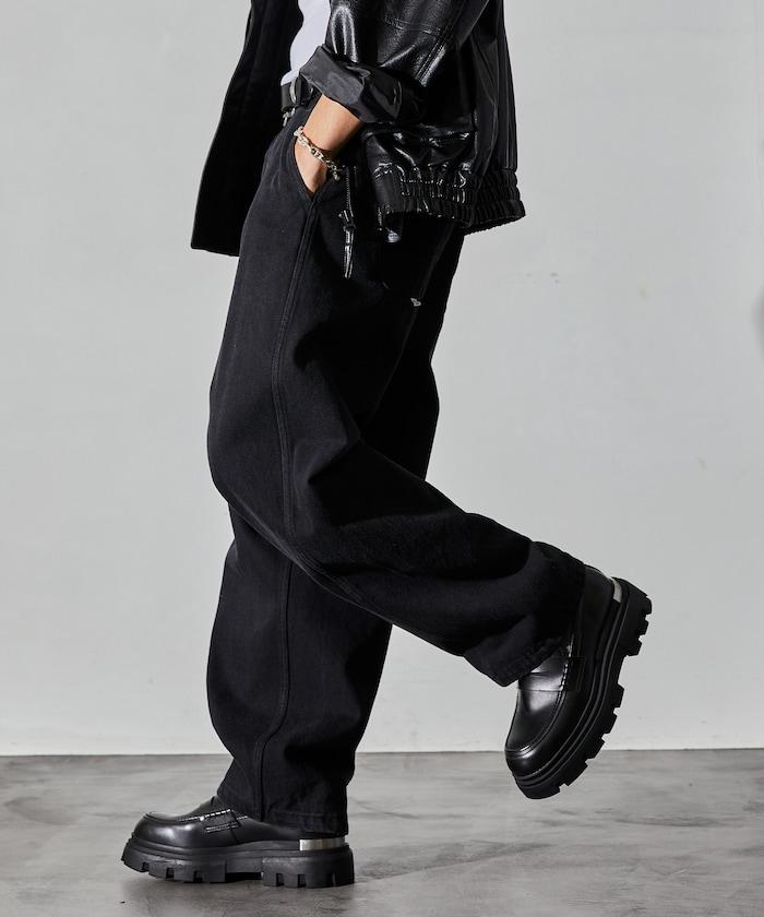 寬鬆版型扭曲彎曲牛仔褲