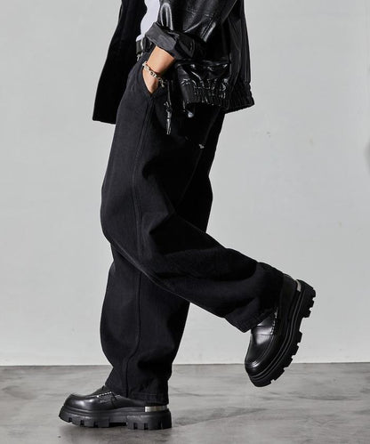 寬鬆版型扭曲彎曲牛仔褲