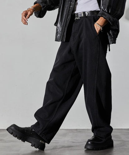 寬鬆版型扭曲彎曲牛仔褲