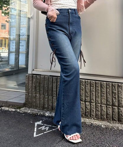 【可甜美穿搭的牛仔褲！】側邊繫帶喇叭褲