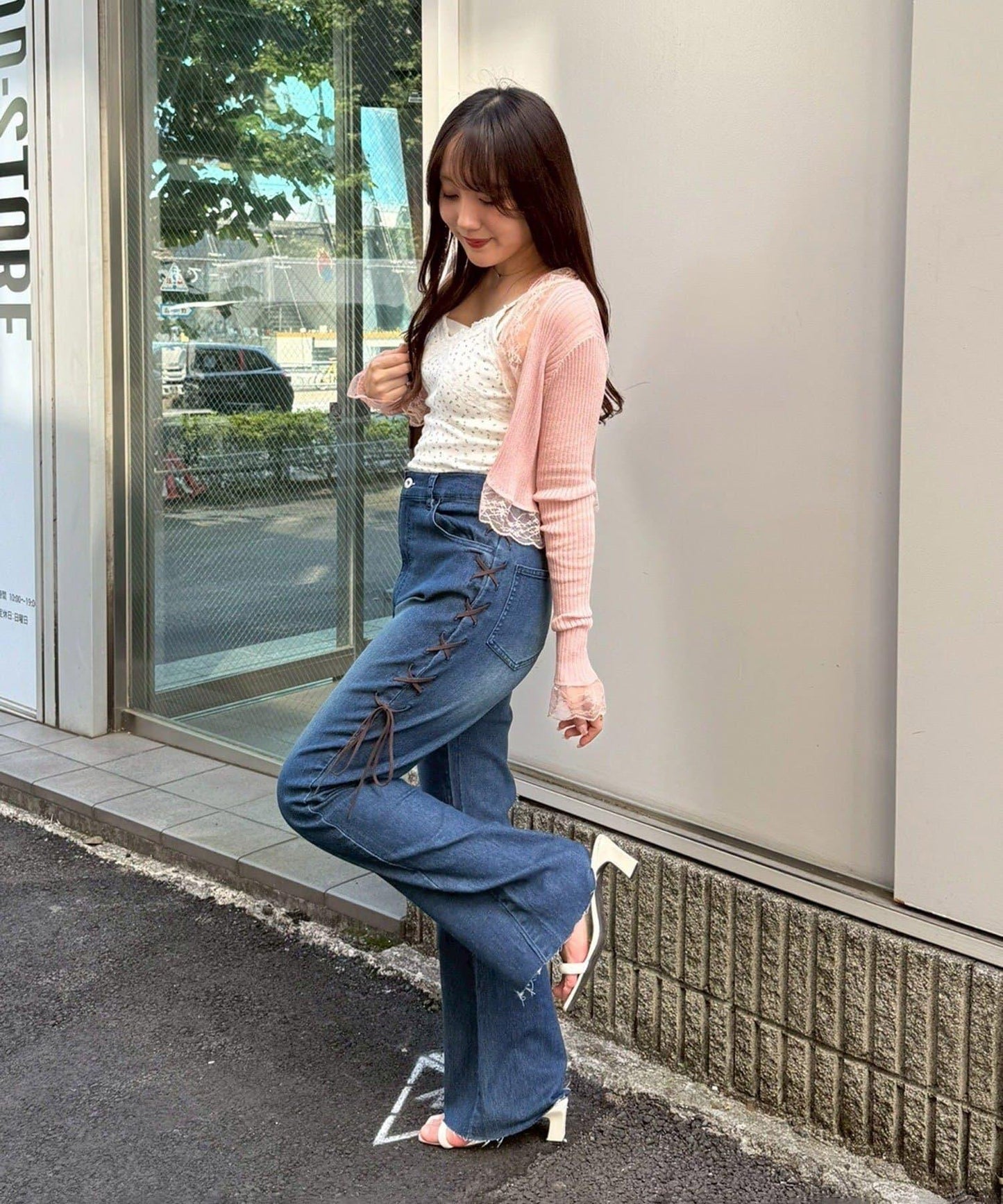 【可甜美穿搭的牛仔褲！】側邊繫帶喇叭褲