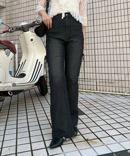 【可甜美穿搭的牛仔褲！】側邊繫帶喇叭褲