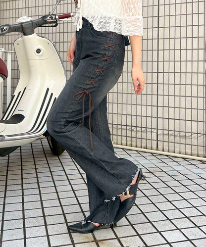 【可甜美穿搭的牛仔褲！】側邊繫帶喇叭褲