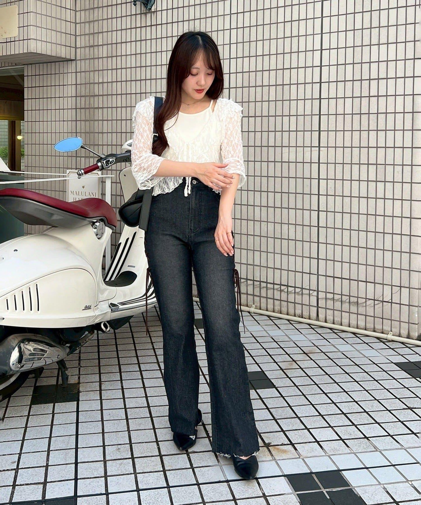 【可甜美穿搭的牛仔褲！】側邊繫帶喇叭褲