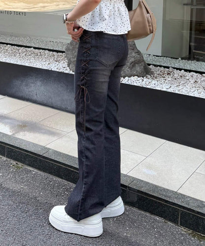 【可甜美穿搭的牛仔褲！】側邊繫帶喇叭褲