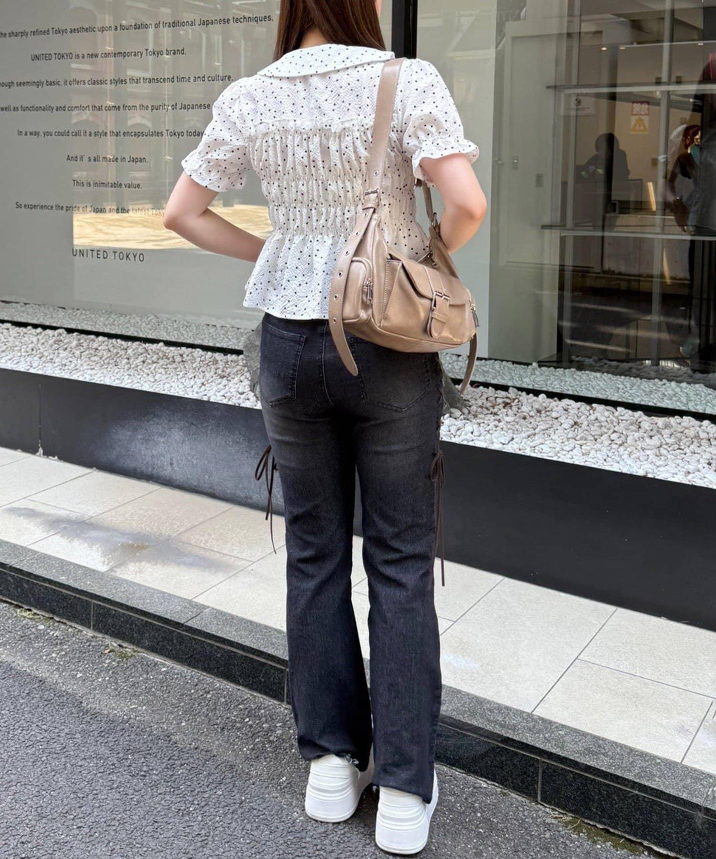 【可甜美穿搭的牛仔褲！】側邊繫帶喇叭褲