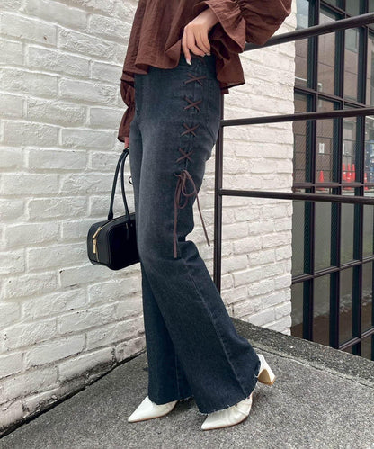 【可甜美穿搭的牛仔褲！】側邊繫帶喇叭褲