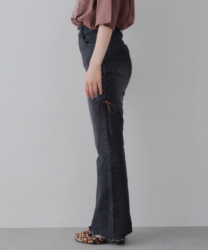 【可甜美穿搭的牛仔褲！】側邊繫帶喇叭褲