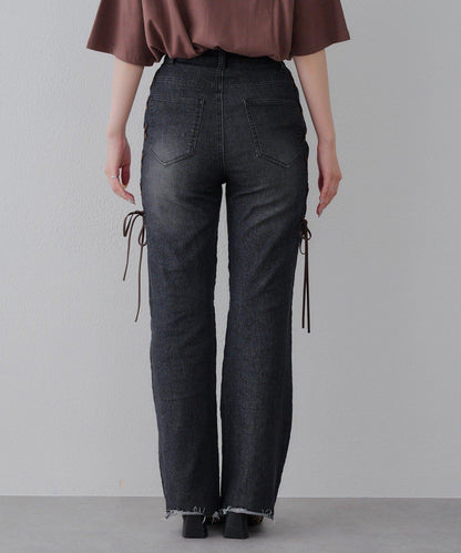 【可甜美穿搭的牛仔褲！】側邊繫帶喇叭褲