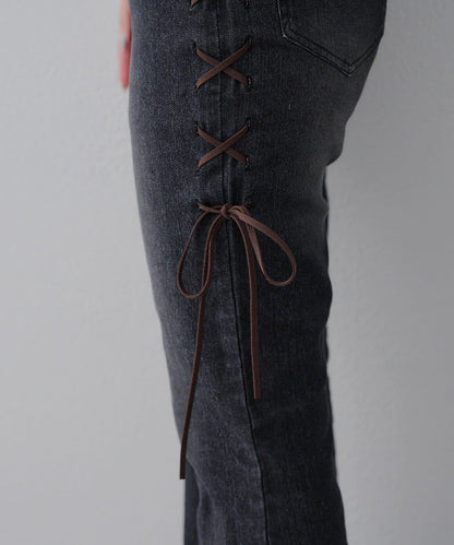 【可甜美穿搭的牛仔褲！】側邊繫帶喇叭褲