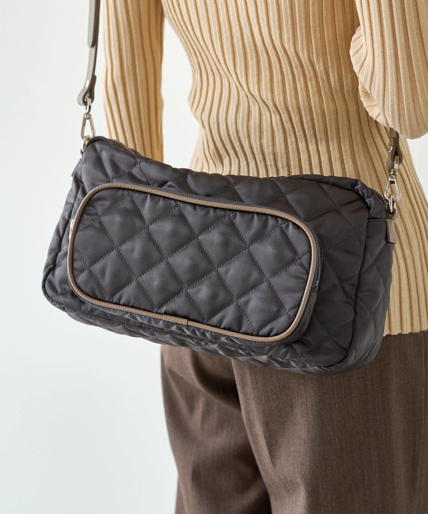 菱格紋橫款兩用單肩包