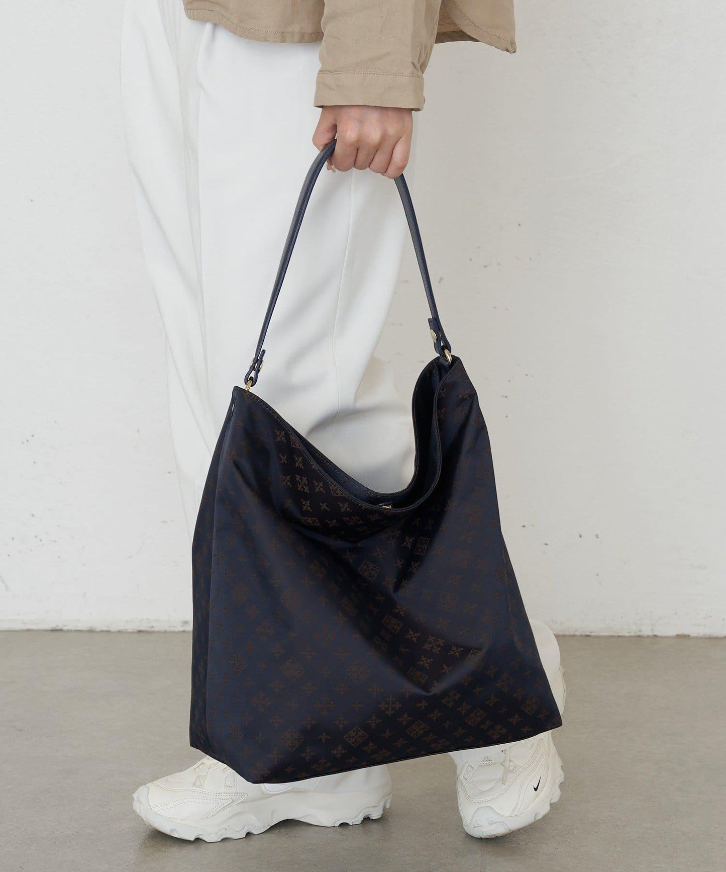 字母圖案尼龍提花豎款兩用單肩包