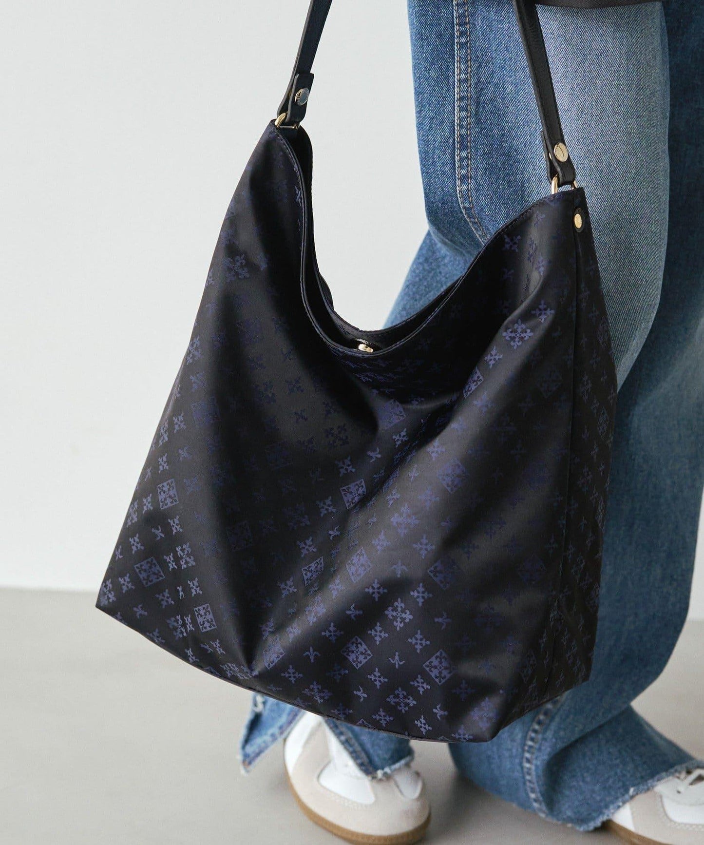 字母圖案尼龍提花豎款兩用單肩包