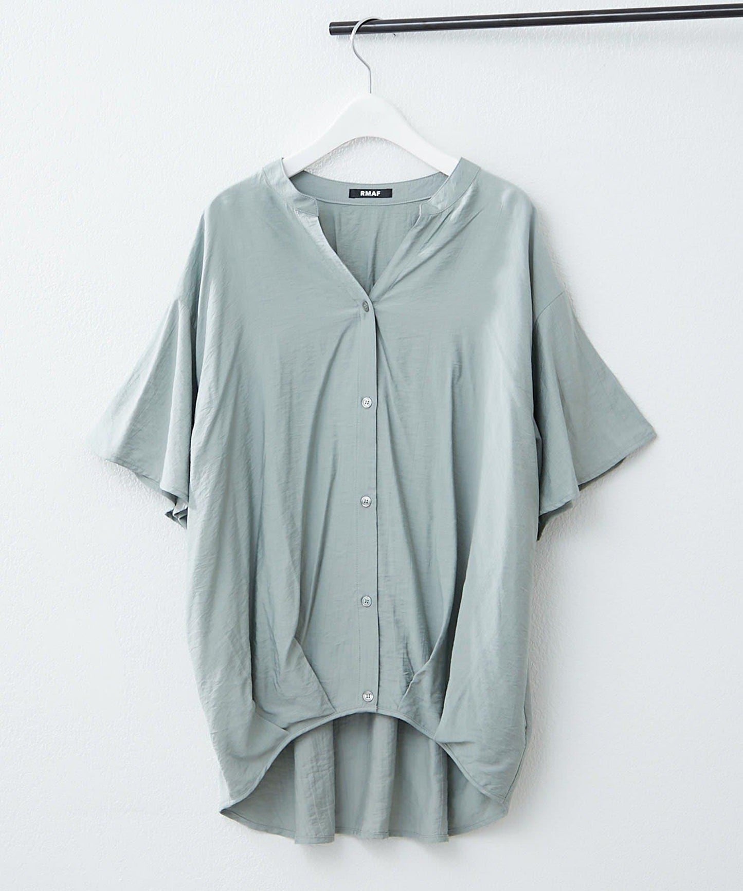 通勤穿搭首選！後背褶皺竹筍褶飾襯衫