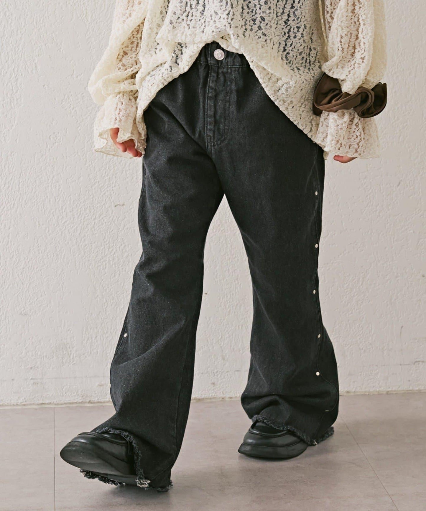 【KIDS】鉚釘喇叭牛仔褲